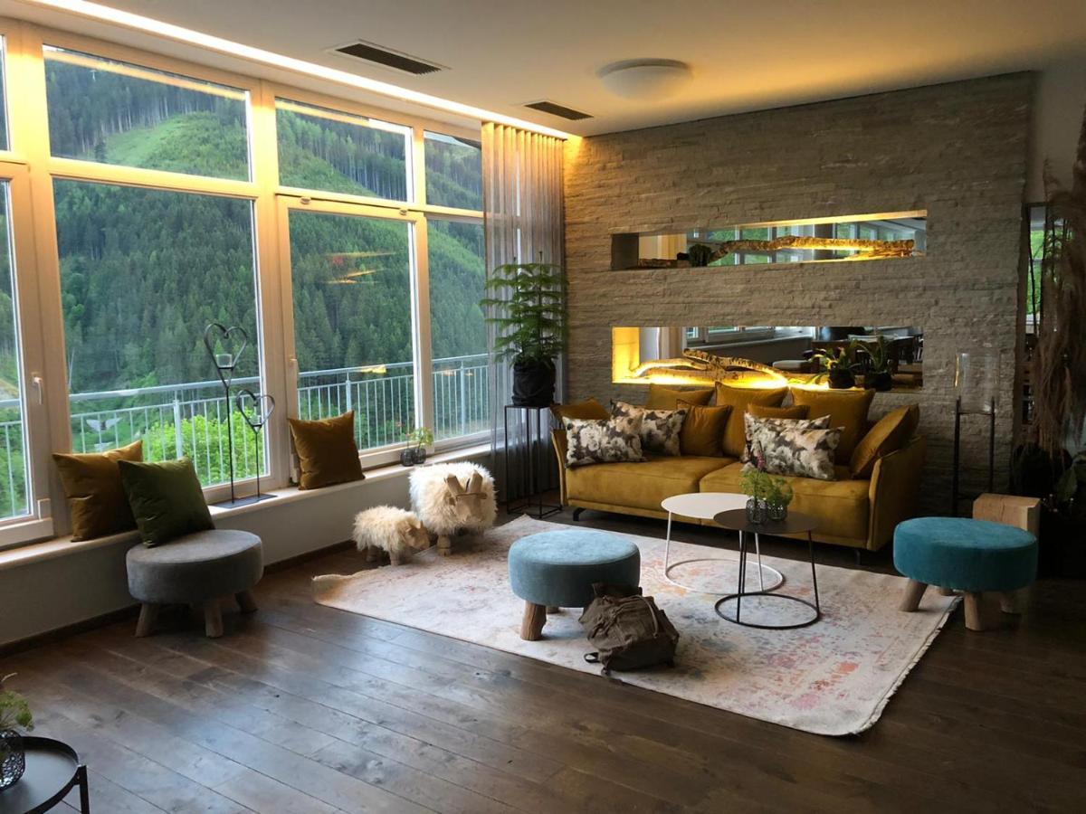 Der Sonnberg Alpinlodges - Apartments Mit Seeblick, Privater Sauna Und Self Check-In Целль-ам-Зе Экстерьер фото